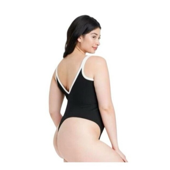 Colsie Women’s textured Bodysuit with contrast trim & Keyhole XL - New - Picture 4 of 4